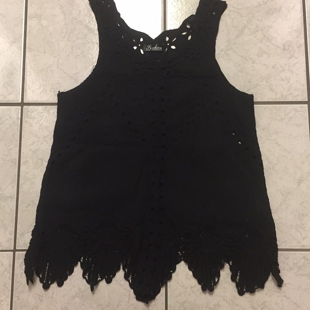 Black crotchet top